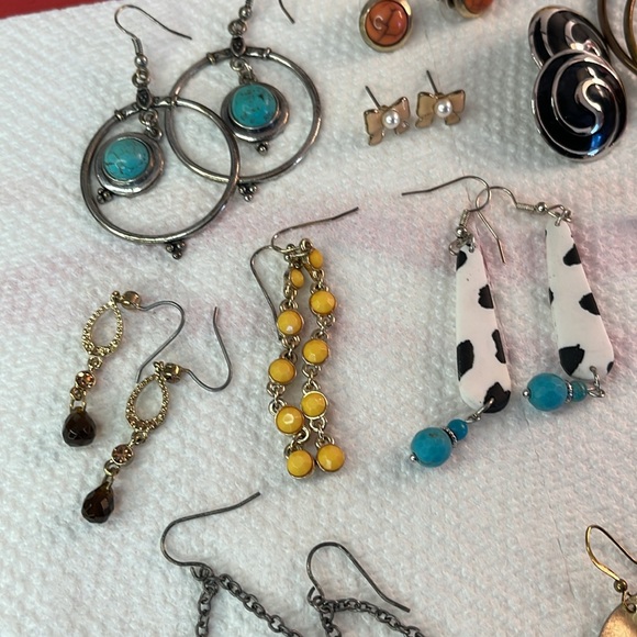Large Lot of Earrings, 60 pairs - Picture 13 of 13